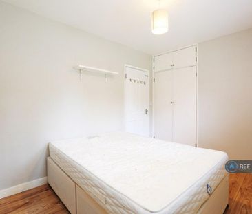4 bedroom flat to rent - Photo 6