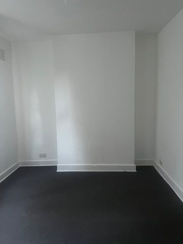 1 Bed Flat, Hazel Road, NW10 - Photo 2