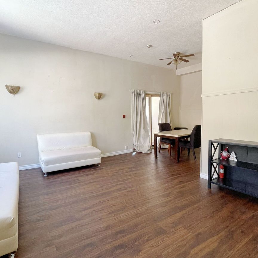 For Lease - 102 Twenty Fifth Street, Toronto, Ontario - Photo 1