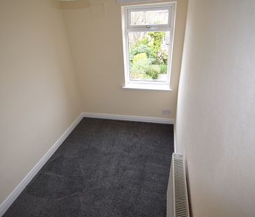 To Let 3 Bed Semi-Detached House - Photo 4