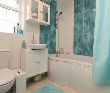 2 bedroom Flat to rent - Photo 6