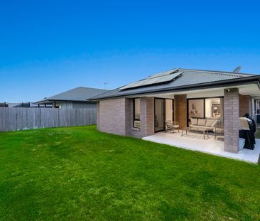 Stylish & Modern Home in Capestone - Photo 4