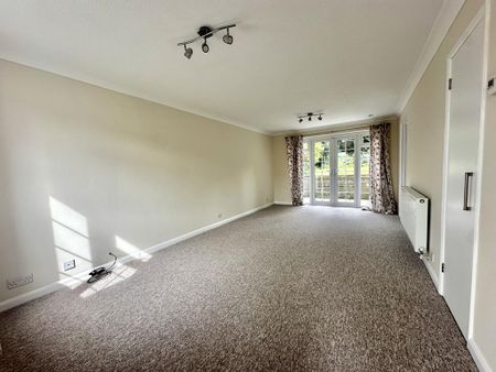 3 bedroom semi-detached house to rent - Photo 3