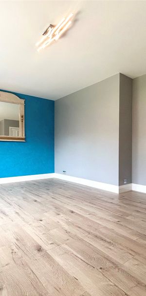 Valley Crescent, Wokingham Valley Crescent, Wokingham - Photo 1