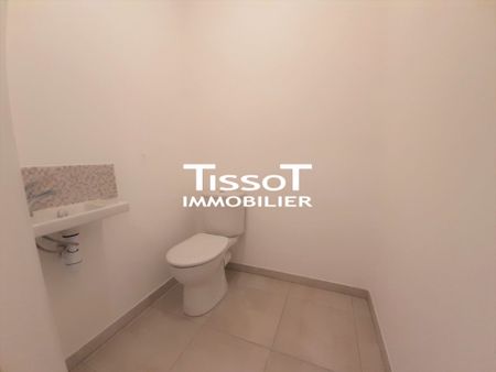 Location Appartement 4 pièces 82m² NIMES 30000 - Photo 4
