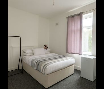 Room in a Shared House, Quadrant Road, CR7 - Photo 4