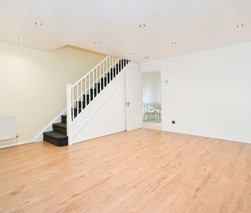 3 Bed Semi-Detached House, Richard House Drive, E16 - Photo 3