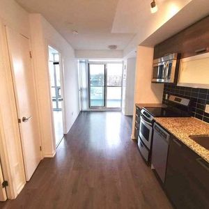 PARKING AND LOCKER INCLD QUEEN WEST 1 BED CONDO - Photo 2