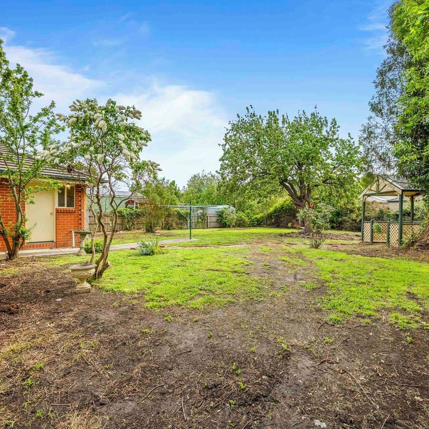 Family Home in Convenient Sebastopol Location - Photo 1