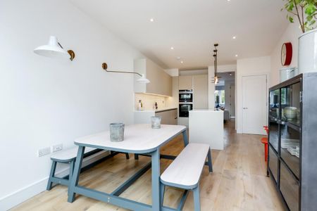 4 bedroom terraced house to rent - Photo 2