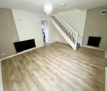 3 bedroom terraced house to rent - Photo 2