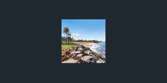 Views to Castle Hill, steps from The Strand - Photo 3