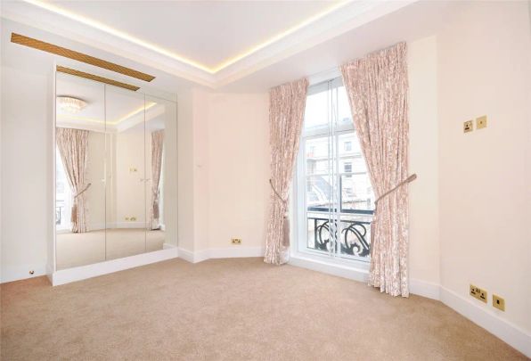 2 bedroom flat in Hertford Street - Photo 1