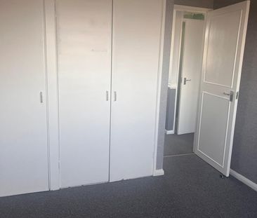 2 Bed Semi-Detached House, Lower Brownhill Road, SO16 - Photo 4