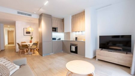 A beautiful modern apartment for short term rental in Torrevieja. - Photo 2