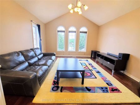 For Lease - 24 Golden Oak Avenue, Richmond Hill, Ontario - Photo 2