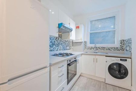 2 bedroom ground floor flat to rent - Photo 4