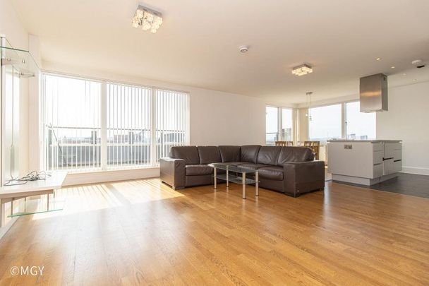 2 bedroom penthouse to rent - Photo 1