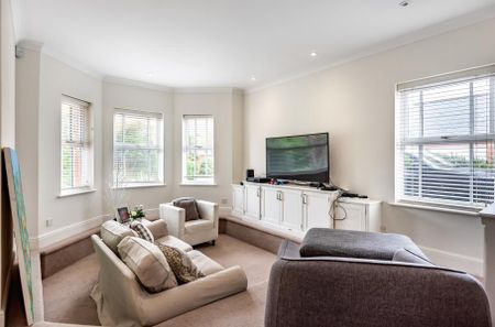 4 bedroom detached house to rent - Photo 2