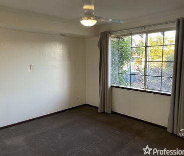 33 The Vale, Willetton WA 6155 - Photo 6