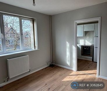 1 bedroom flat to rent - Photo 2