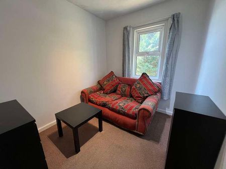 Harefield Road, SO17 - Photo 2