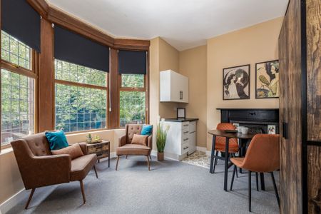 Room 6 – Nuneaton - Photo 2