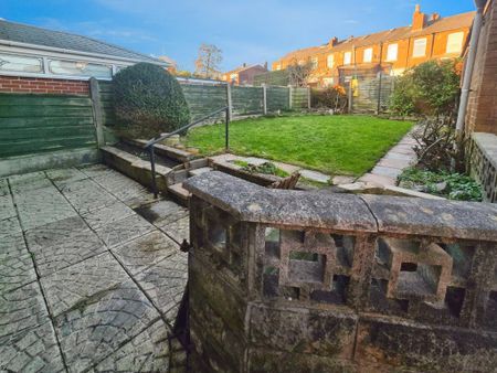 3 bedroom semi-detached house to rent - Photo 3