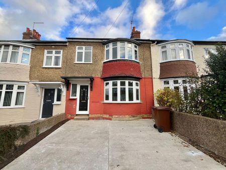 3 bedroom terraced house to rent - Photo 3