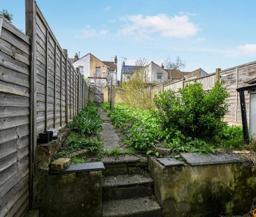 1 bedroom in a house share to rent - Photo 5