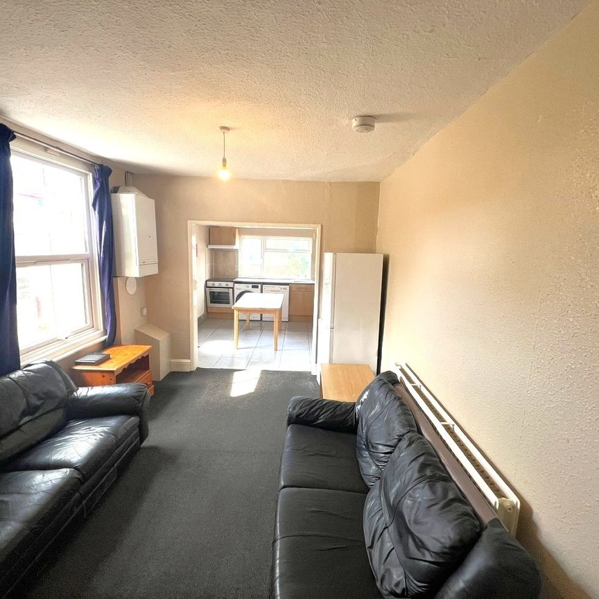 6 Bed Terraced House, Bishop Road, BS7 - Photo 1