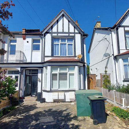 1 bedroom apartment to rent Satanita Road, Westcliff-on-Sea, Essex, SS0 - Photo 4