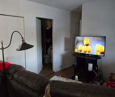 2 CH - 1 SDB - Windsor - $875 /mo - Photo 2