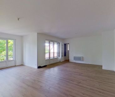Location Maison 7 pièces 220m² - Photo 2