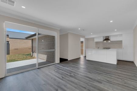 Four Bedroom Home in Lakelands - Photo 2