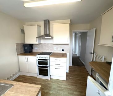 Bungalow to rent on - Photo 4