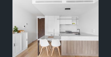 Stylish Ground-Floor Living by the Bay - Photo 5