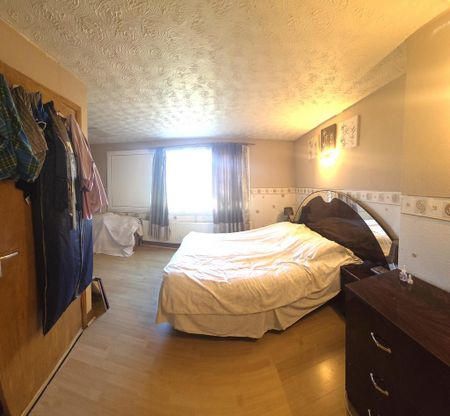 4 bedroom terraced house to rent - Photo 4