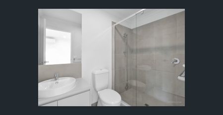 4-bedroom townhouse in the Evergreen Estate! - Photo 4