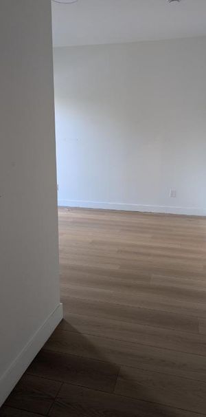 LUXUEUX 4 1/2 À LOUER À MONTRÉAL - Photo 1