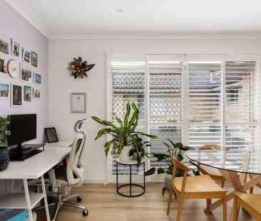 Sunlit Top Floor Living Moments from the Cooks River - Photo 5