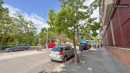2-bedroom apartment for rent in Mirasierra, Madrid - Photo 3