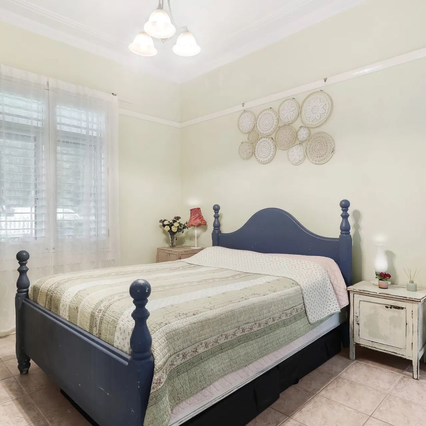 Large luxury family entertainer set on 865sqm - Photo 1