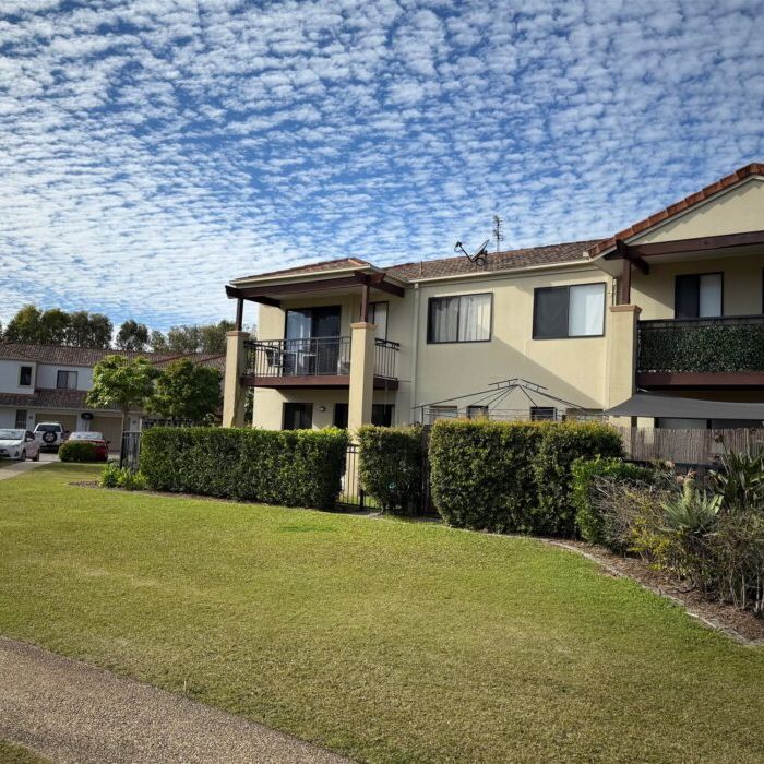 3 bedroom townhouse and extra income opportunity - Photo 1