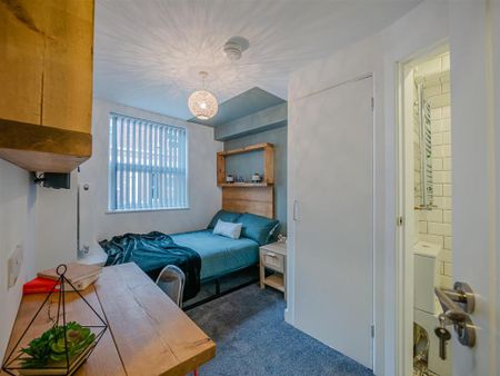 5 bedroom terraced house to rent - Photo 2