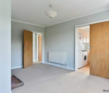 2 bedroom property to rent in Epsom - Photo 3