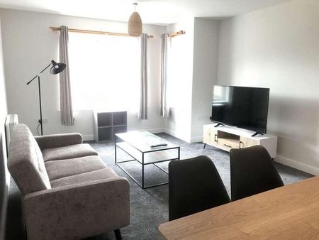 Bed // Student Flat // Jul, LN5 - Photo 3