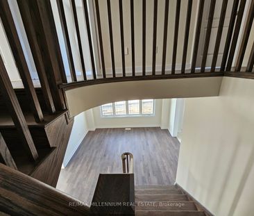 Detached Home For Lease | X8098916 - Photo 1