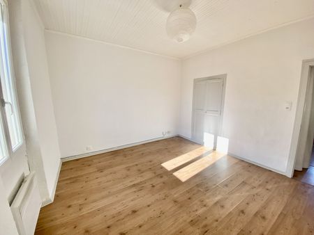 LA LONDE LES MAURES - Type 3 - duplex - location a l'année - Photo 4