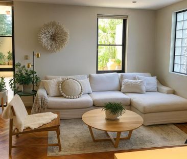 ULTRA-MODERN, SEMI-LIKE 2 BEDROOM GARDEN APARTMENT, PEACEFUL, PRIVATE - Photo 3